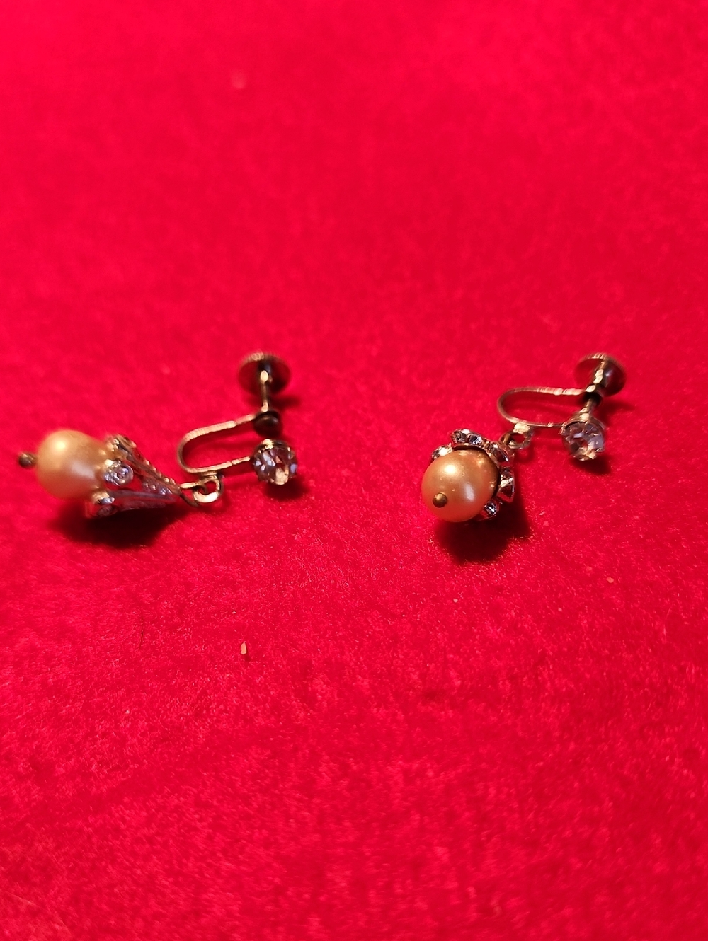 Vintage Gold-Tone Pearl Drop Clip-On Earrings